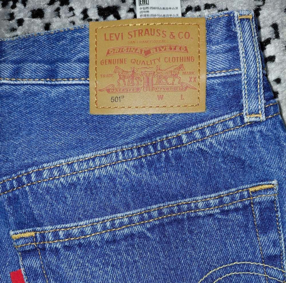 Levi’s 501 Original Fit High Rise Straight Leg Jeans 26 Shout Out Stone - Picture 16 of 16